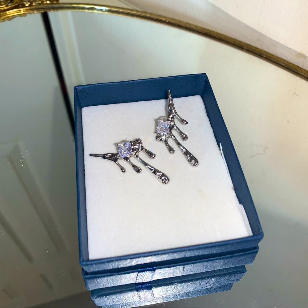 Silver dripping earrings
